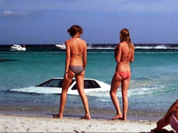http://www.drivespark.com/img/2013/04/10-1365578091-james-bond-lotus-esprit-underwater-car-03.jpg