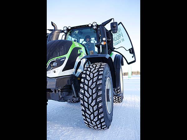 Top 10 Fastest Cars In The World >> Fastest Tractor Yet: Setting A World Top Speed Record ... Top 10 Fastest Cars In The World >> Fastest Tractor Yet: Setting A World Top Speed Record ...