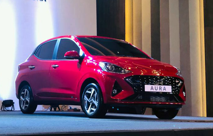 Hyundai Aura Photos