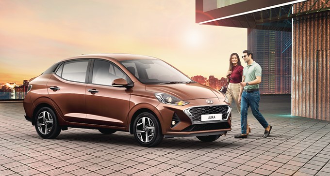Hyundai Aura Photos
