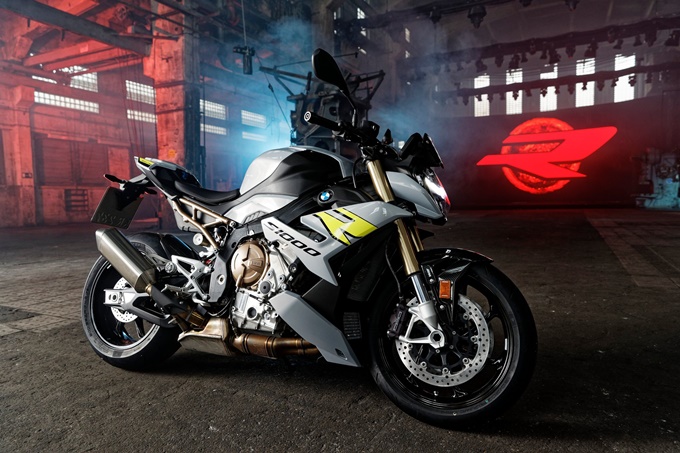 bmw s1000r 2021 review