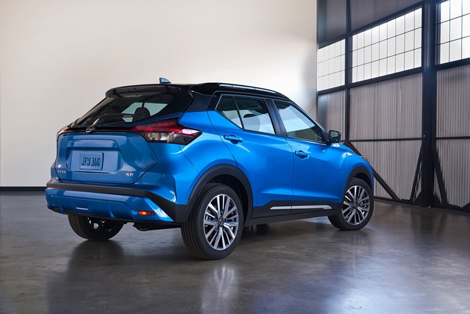 nissan kicks hd images