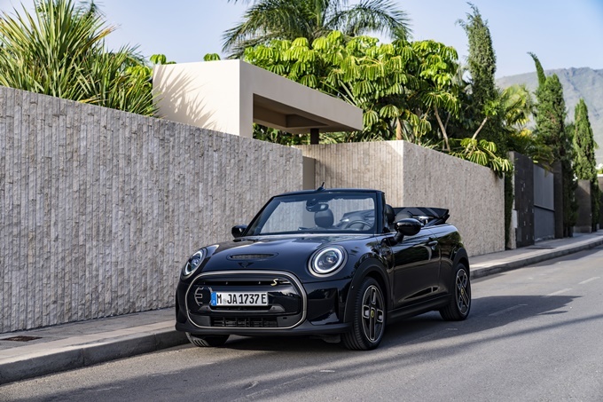 Mini Cooper SE Convertible Images [HD]: Mini Cooper SE Convertible ...