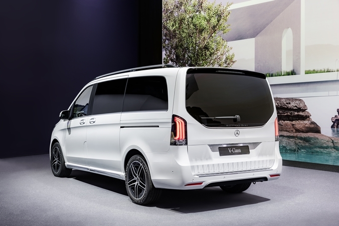 2024 Mercedes-Benz V-Class Images [HD]: 2024 Mercedes-Benz V-Class Interior  & Exterior Photo Gallery - DriveSpark