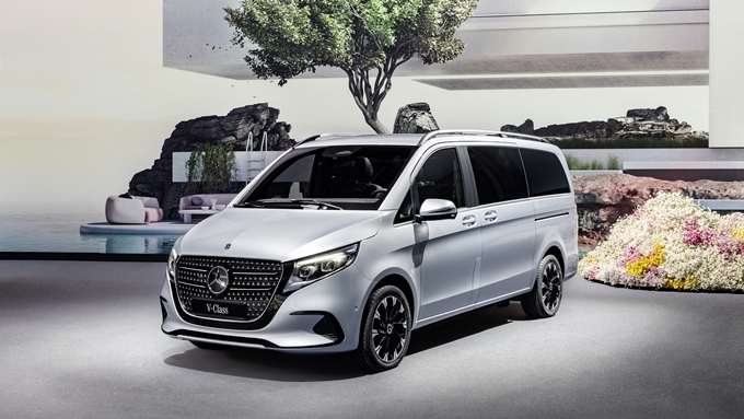 2024 Mercedes-Benz V-Class Images [HD]: 2024 Mercedes-Benz V-Class Interior  & Exterior Photo Gallery - DriveSpark
