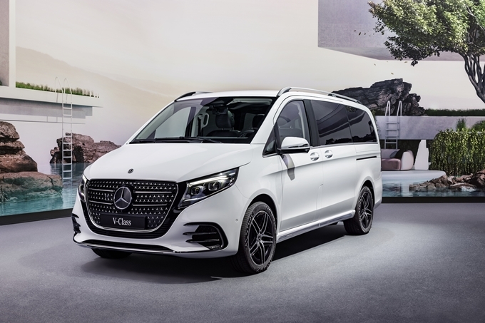 2024 Mercedes-Benz V-Class Images [HD]: 2024 Mercedes-Benz V-Class Interior  & Exterior Photo Gallery - DriveSpark