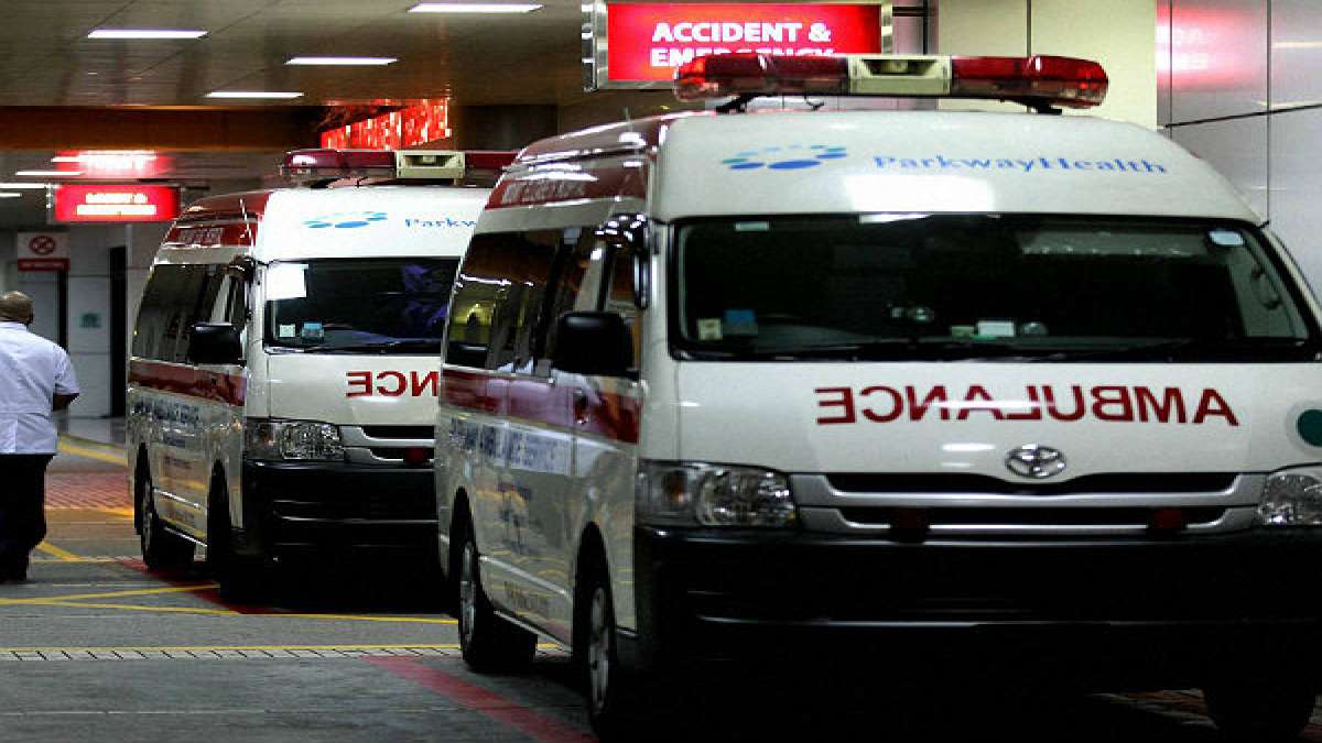 Pay INR 2,000 As Fine For Obstructing An Ambulance DriveSpark News