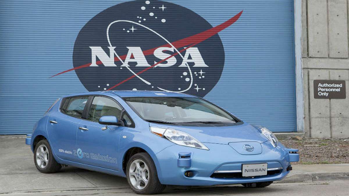 NASA And Nissan Pair Up To Develop Driverless Car - DriveSpark News
