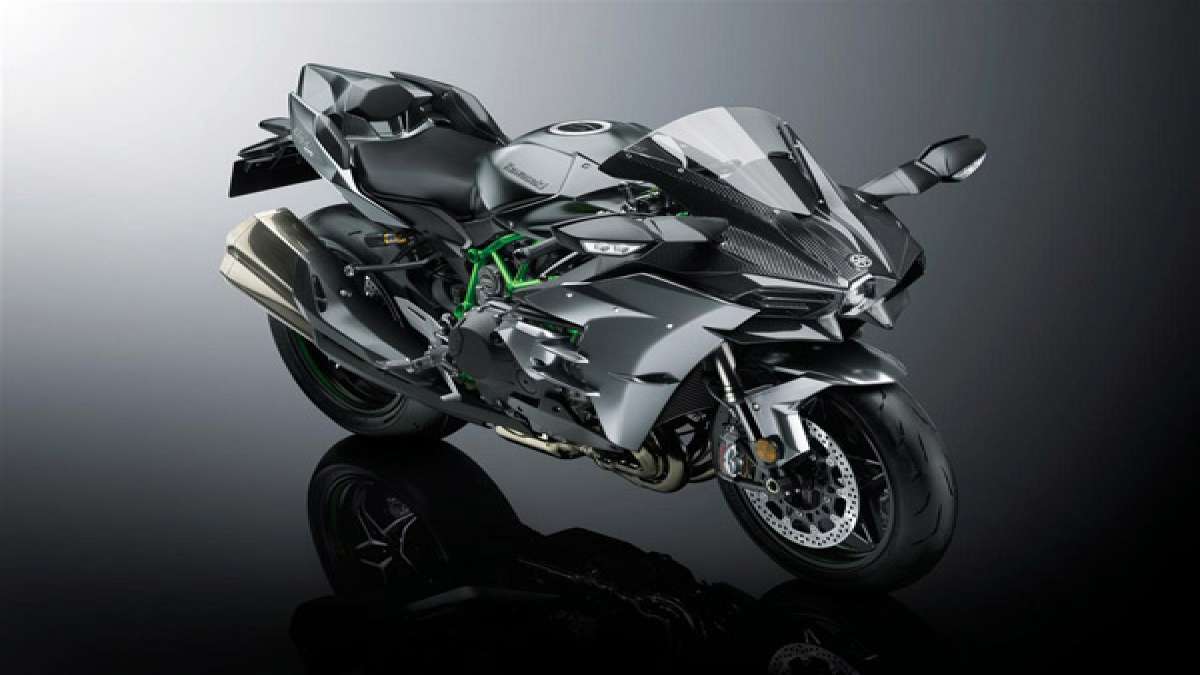 2017-kawasaki-ninja-h2-carbon5-04-1486192275.jpg