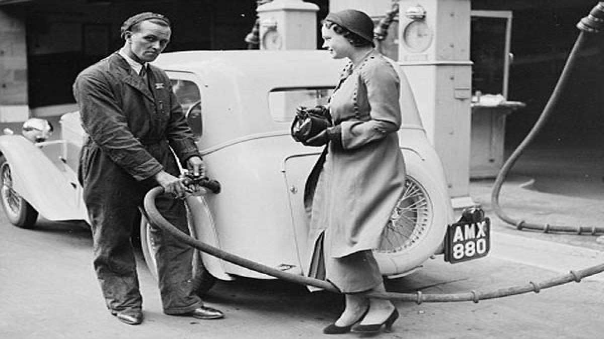 Why Aren’t All Fuel Tank Fillers On The Same Side? DriveSpark