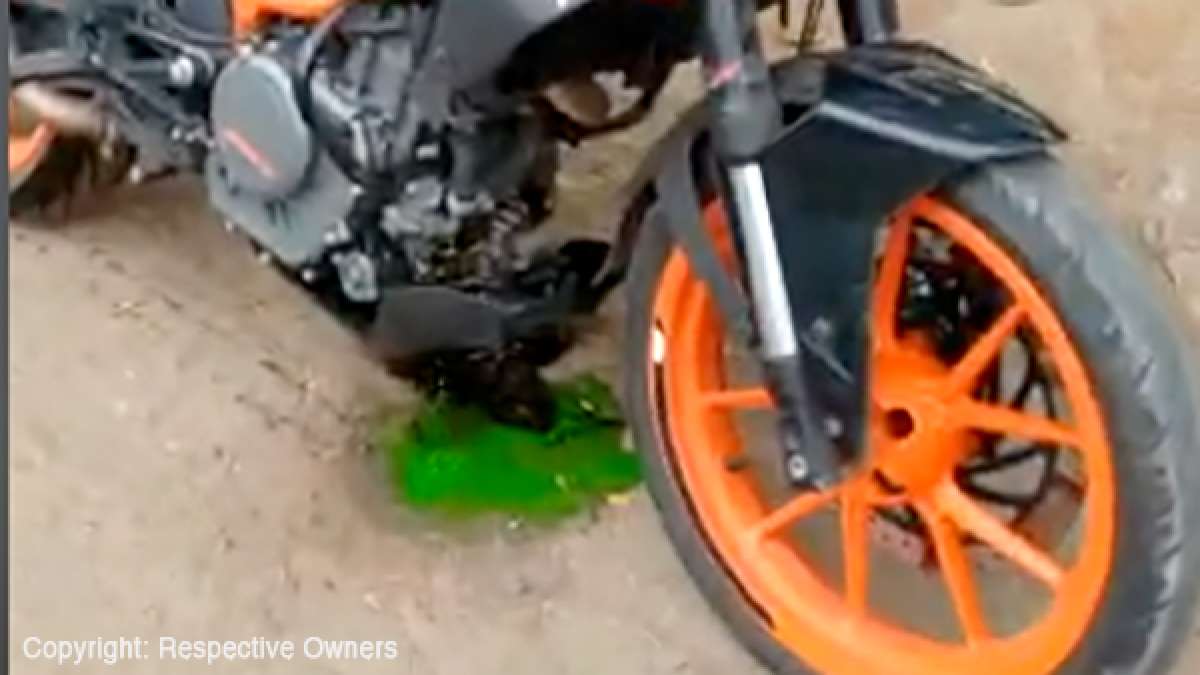 KTM Duke 390 Engine Case Breaks Open While Riding For No Apparent Reason Here’s The Video Of