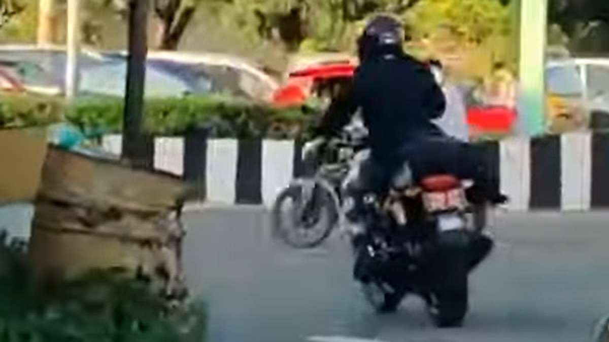 Spy Pics New Royal Enfield Interceptor 350 Coming Soon? Caught On