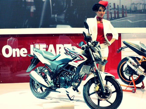 Honda Cb150r Unveiled Jakarta Motorcycle Show Two