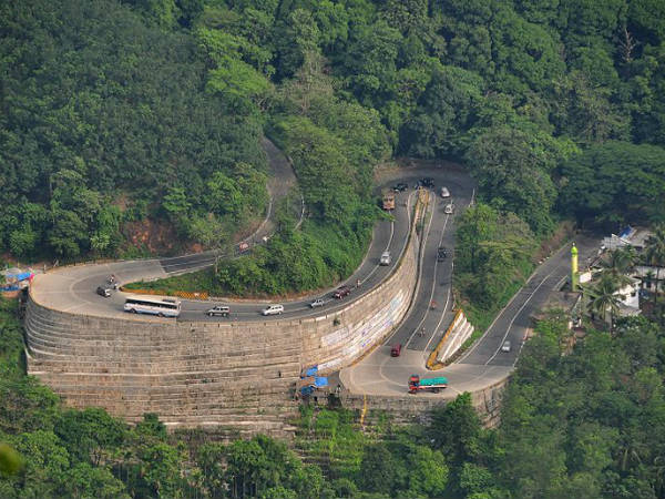 Safe Driving In The Hills - Things To Keep In Mind