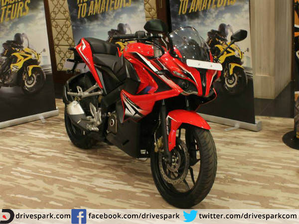 Bajaj Pulsar RS 200: Standout Features - DriveSpark News Bajaj Pulsar RS 200: Standout Features - DriveSpark News