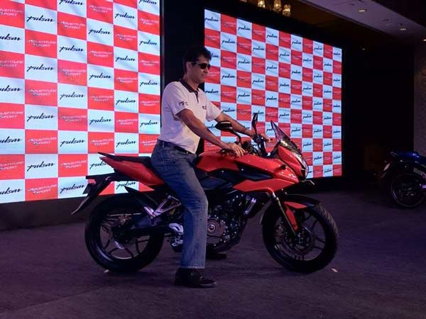 pulsar as 200 seat height