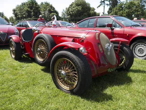 10 iconic car emblems with great stories to tell