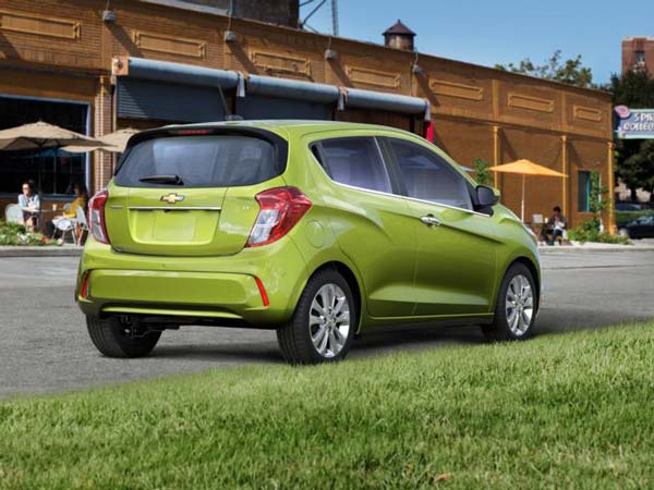Chevrolet To Launch New Beat Hatchback In India During 2017 Chevrolet New Beat India