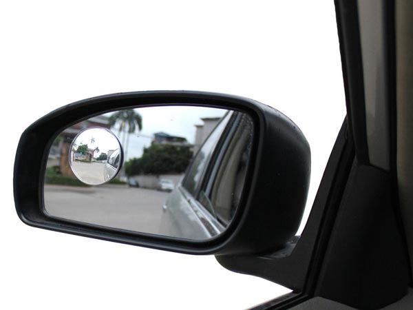Why Aftermarket Blind Spot Mirrors For Your Car Are Actually Unsafe Drivespark Why Aftermarket Blind Spot Mirrors For, Fisheye Mirror For Car