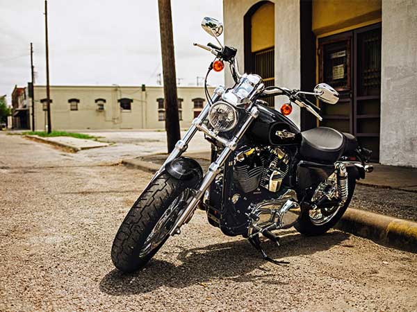Harley Davidson 1200 Custom Launched For Rs. 8.9 Lakh ...