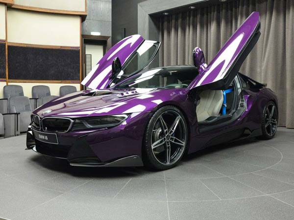Bmw I8 In A Bespoke Twilight Purple Wrap By Abu Dhabi Dealership Drivespark News