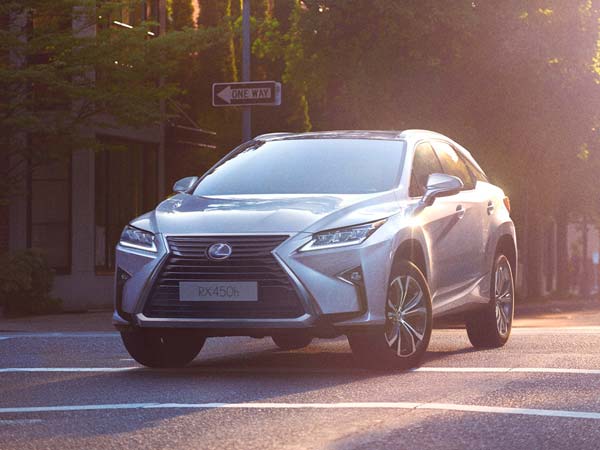 Lexus RX 450h SUV Spotted On Its Way To A Customer