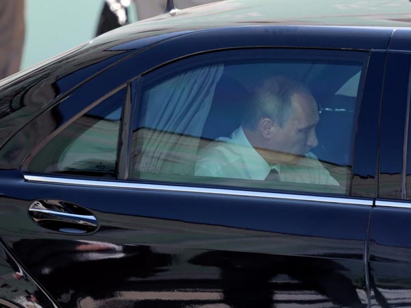 Vladimir Putin's Mercedes Limousine Is Up For Grabs For A Whopping $1.3 Million