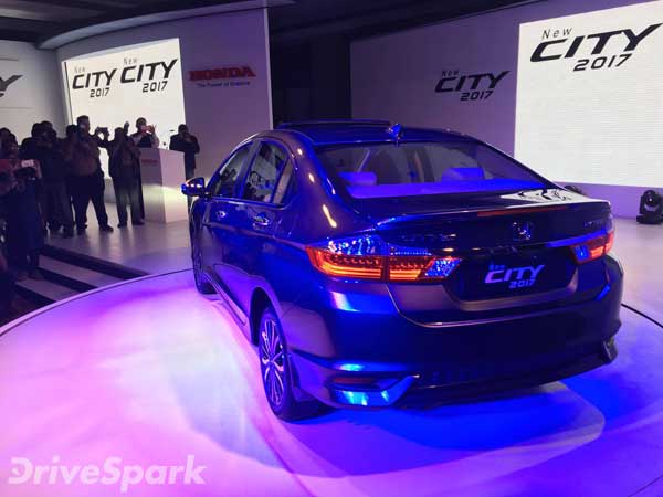 14 1487076706 new honda city 2017 16