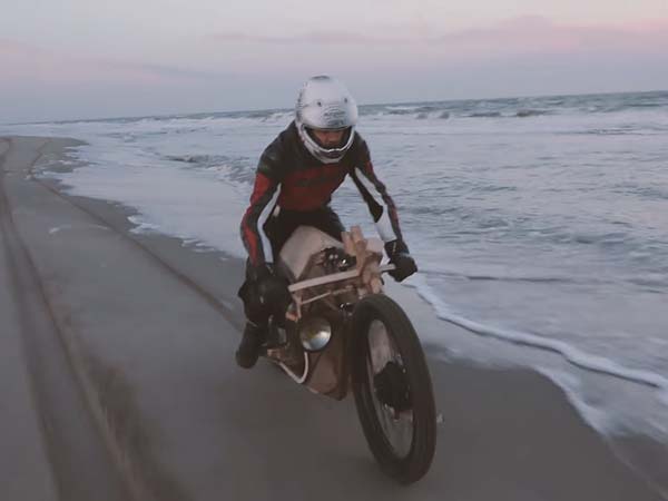 Dutch Duo Build A Wooden Bike That Is Fueled By Algae