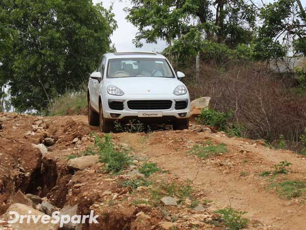 Porsche Cayenne & Macan Off-Road Capabilities Explored