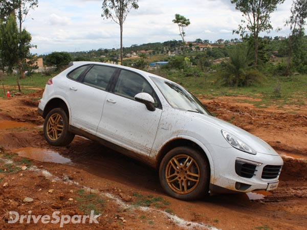Porsche Cayenne & Macan Off-Road Capabilities Explored