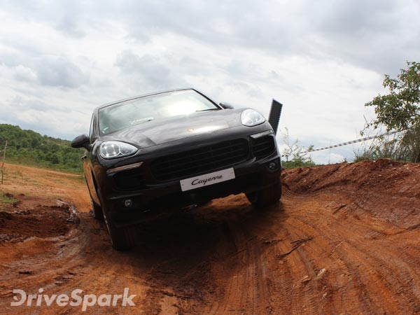 Porsche Cayenne & Macan Off-Road Capabilities Explored