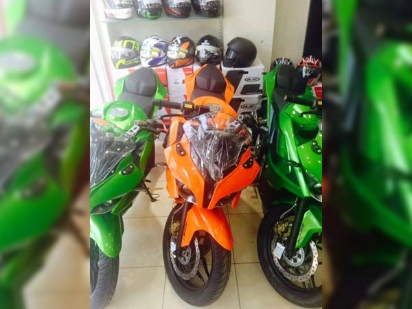 bajaj pulsar rs200 with new colour options spotted at dealership