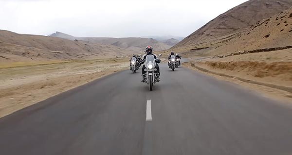 avenger 200cc mileage