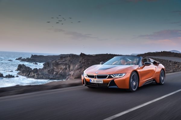 2017 Los Angeles Auto Show: Drop-Top BMW i8 Roadster Revealed