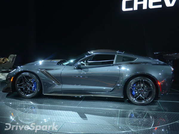 2017 Los Angeles Auto Show: Chevrolet Corvette XR1 Convertible Unveiled