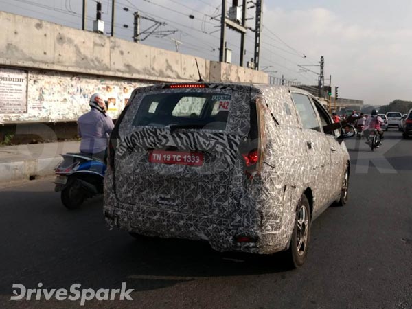 Mahindra U321 MPV Spotted Testing In Chennai
