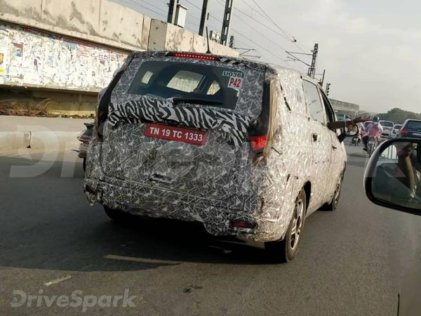 Mahindra U321 MPV Spotted Testing In Chennai