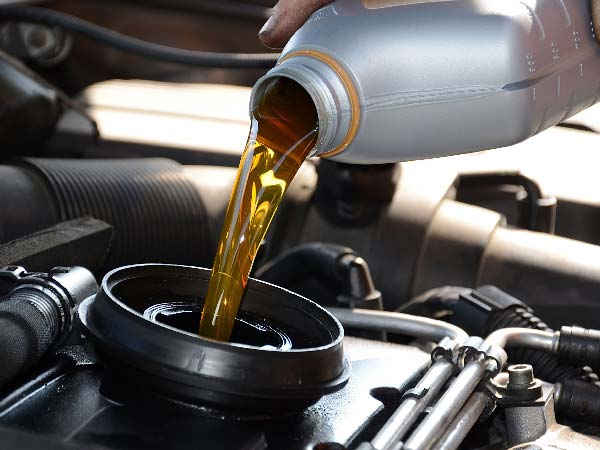 Is Engine Oil Overfilling Bad For Your Car? — Find Out The Problems Of  Overfilling The Engine Oil - DriveSpark News