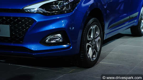 New Hyundai i20 Facelift First Look Review — Design, Specifications, Features And Images
