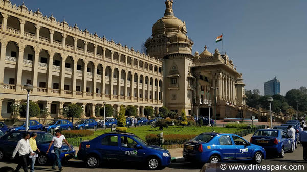 Mahindra Electric Delivers First Batch Of 50 eVerito Electric Vehicles