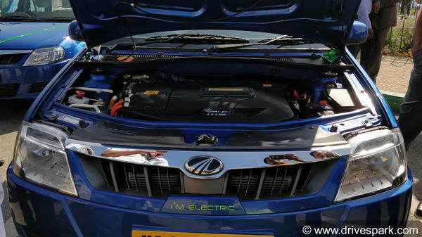 Mahindra Electric Delivers First Batch Of 50 eVerito Electric Vehicles