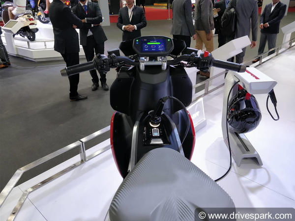 Auto Expo 2018: TVS Creon Electric Scooter Concept Unveiled — Launch Date, Specifications & Images