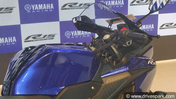 Auto Expo 2018: Yamaha YZF-R15 V3.0 Launched In India At Rs 1.25 Lakh - Features, Specifications & Images