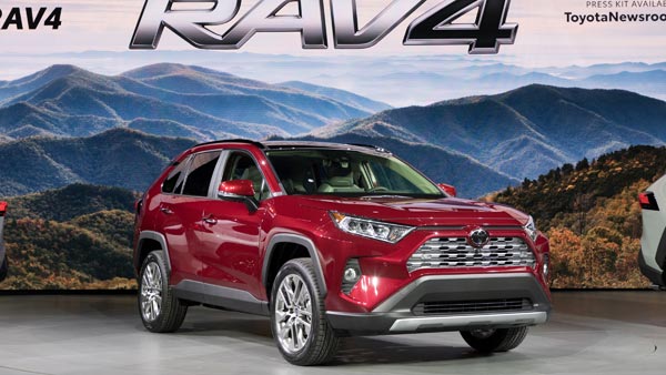 2018 New York Auto Show: Toyota RAV4 SUV Revealed; Specifications, Features & Images