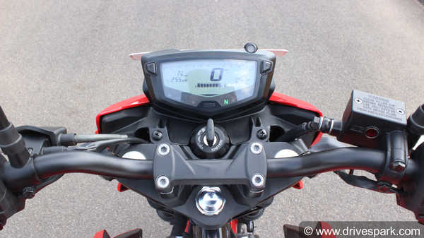 2018 Honda CB Hornet 160R Vs. 2018 TVS 