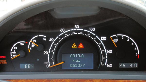 Water In The Fuel Tank Of Your Car? — Here Are The Problems, Symptoms & Solutions!