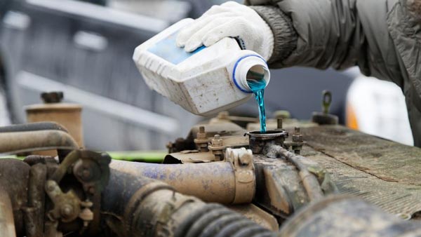 Water In The Fuel Tank Of Your Car? — Here Are The Problems, Symptoms & Solutions!