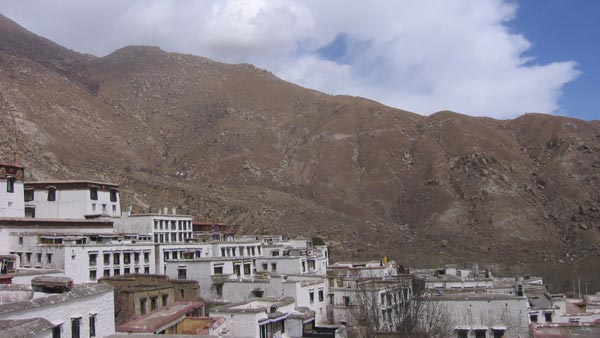 Why Planes Don’t Fly Over The Himalayas Or Tibet — We Explain The Actual Facts!