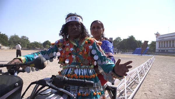 Bajaj Discover 125 Becomes The Longest Motorcycle In The World